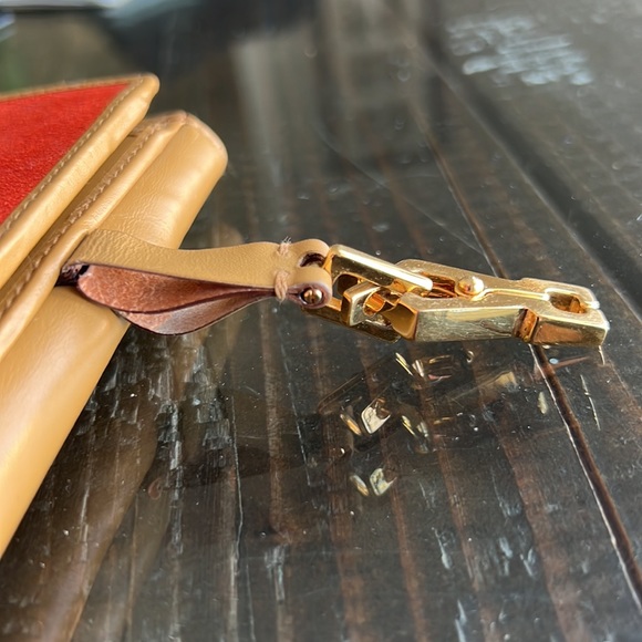 GUCCI — barely used - Picture 10 of 11